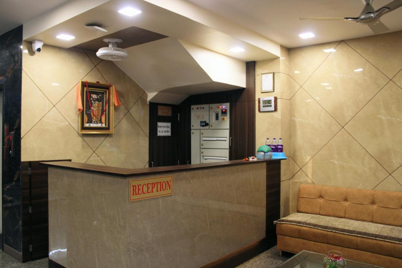Maruti Group Of Hotels - Shri Naman Nāthdwāra Buitenkant foto