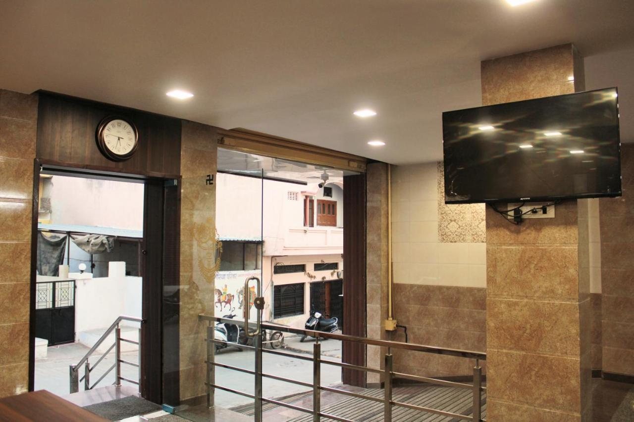 Maruti Group Of Hotels - Shri Naman Nāthdwāra Buitenkant foto