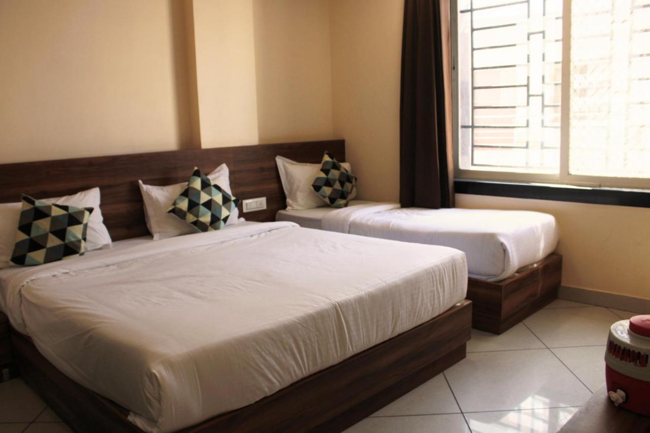 Maruti Group Of Hotels - Shri Naman Nāthdwāra Buitenkant foto