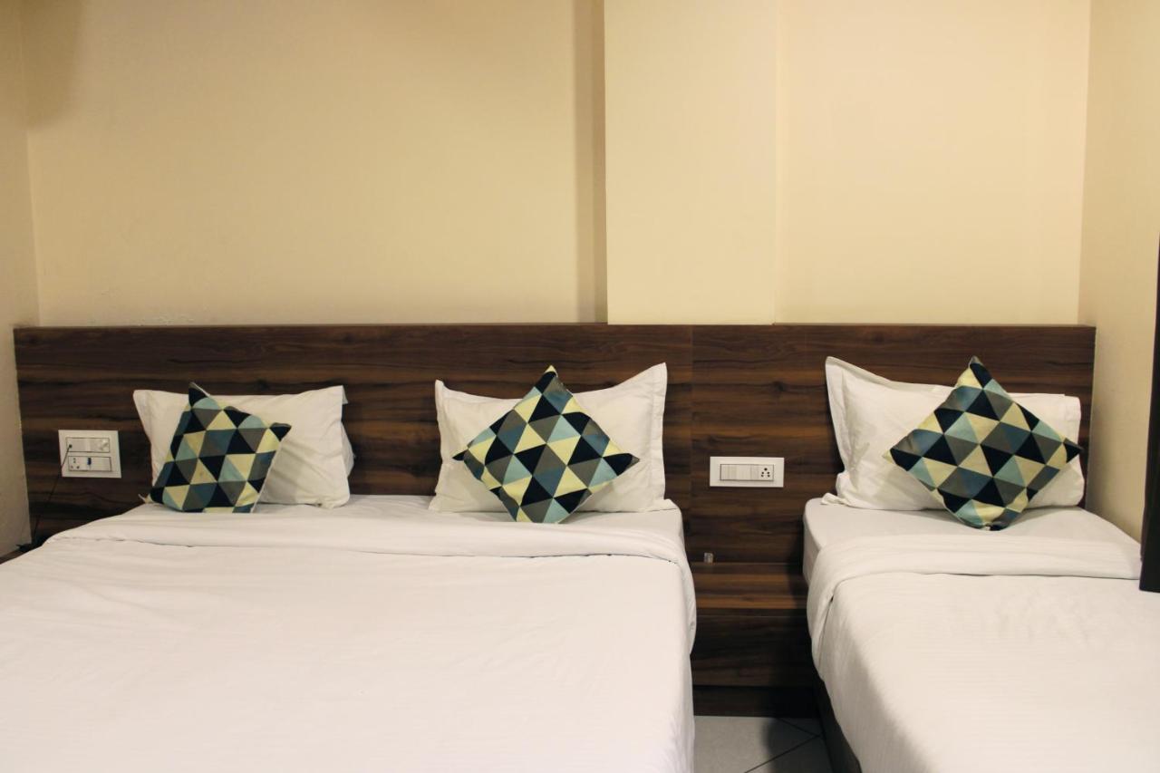 Maruti Group Of Hotels - Shri Naman Nāthdwāra Buitenkant foto
