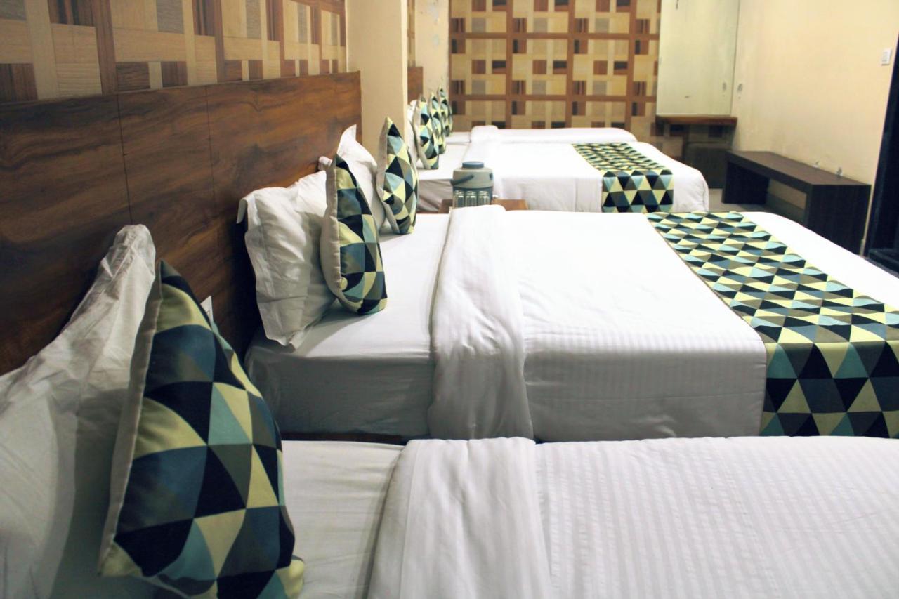 Maruti Group Of Hotels - Shri Naman Nāthdwāra Buitenkant foto