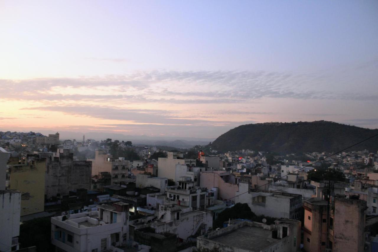 Maruti Group Of Hotels - Shri Naman Nāthdwāra Buitenkant foto