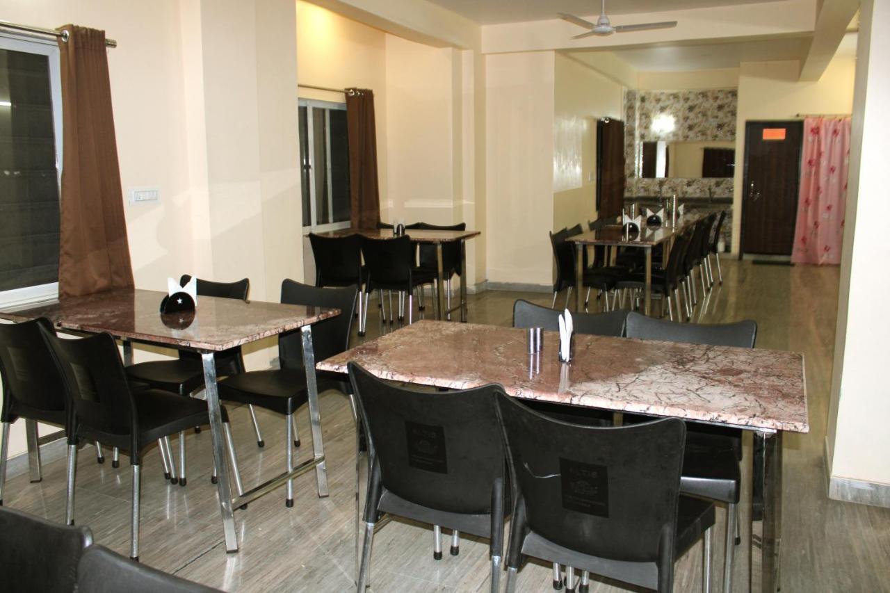 Maruti Group Of Hotels - Shri Naman Nāthdwāra Buitenkant foto