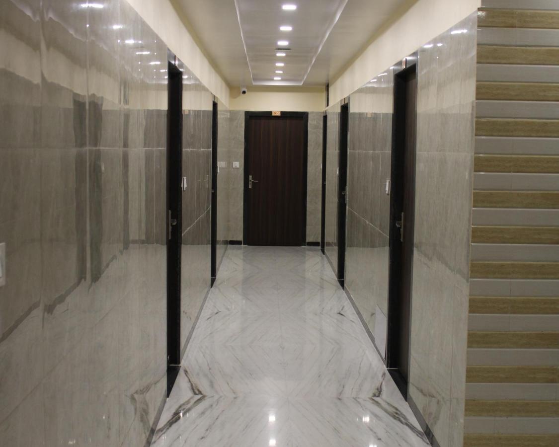 Maruti Group Of Hotels - Shri Naman Nāthdwāra Buitenkant foto