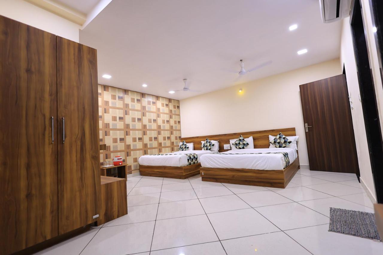 Maruti Group Of Hotels - Shri Naman Nāthdwāra Buitenkant foto