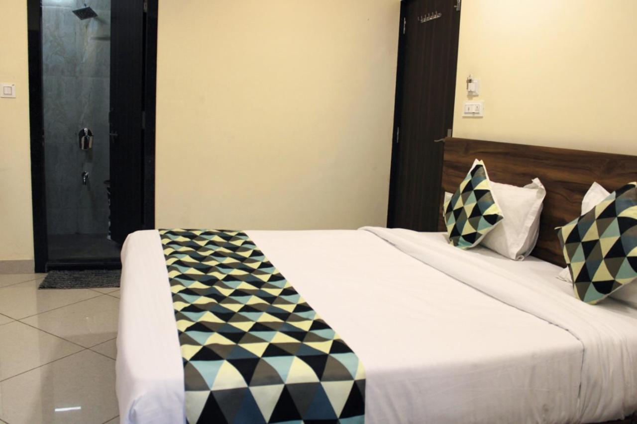Maruti Group Of Hotels - Shri Naman Nāthdwāra Buitenkant foto