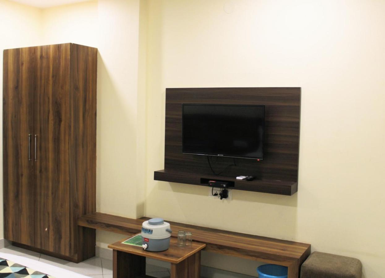 Maruti Group Of Hotels - Shri Naman Nāthdwāra Buitenkant foto