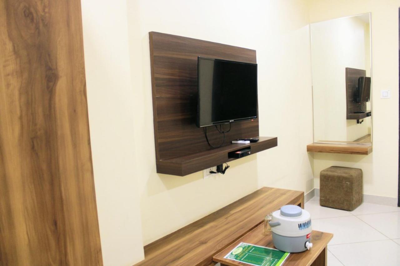 Maruti Group Of Hotels - Shri Naman Nāthdwāra Buitenkant foto